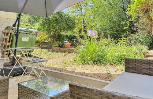 Lehen Apartamento | Stuttgarter Apt mit Terrasse für 4 Pers