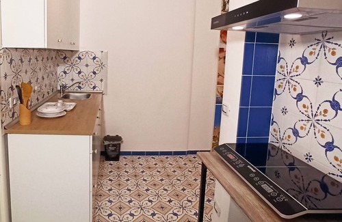 Trani Apartamento | Estilo y relajación a tiro de piedra del mar, estacionamiento privado incluido