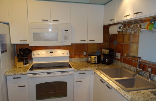 Holmes Beach Apartamento | Style of the Isle within walking distance to the beach