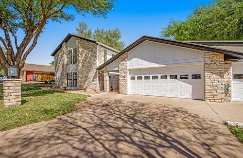 Horseshoe Bay Casa | Style & Shade