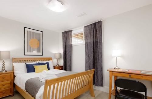 District of North Vancouver Apartamento | Stylish 1 BR Suite in North Vancouver 10 Mins ski