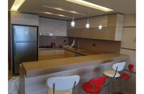 Kfardebian Apartamento | Stylish beach duplex with seaview, 24h electicity