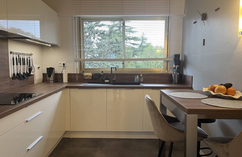 Cannes La Bocca Condominio | Stylische Wohnung mit Traumblick! 5 Min vom Strand und Innenstadt Entfernt!