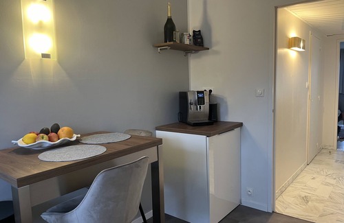 Cannes La Bocca Condominio | Stylische Wohnung mit Traumblick! 5 Min vom Strand und Innenstadt Entfernt!