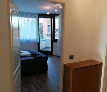 Wiesdorf Apartamento | Stylisches kleines Studio -Zentral gelegen in Leverkusen Wiesdorf - Friedrich Ebert Platz 5a , 4te Etage mit Balkon-Kaution Pflicht-