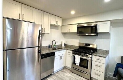 Brookland Apartamento | Stylish 1 Bed - 5 min walk to Metro, free parking!