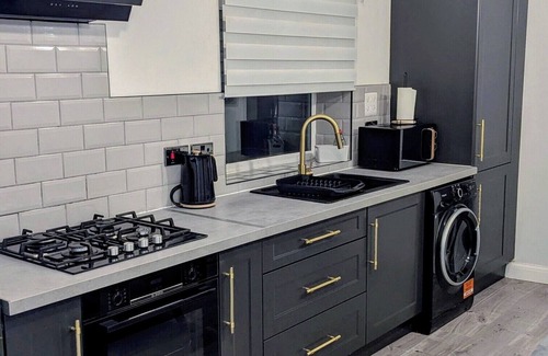 Anerley Apartamento | Stylish 1 bed apartment, 5 minutes walk to Crystal palace train station!