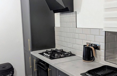 Anerley Apartamento | Stylish 1 bed apartment, 5 minutes walk to Crystal palace train station!