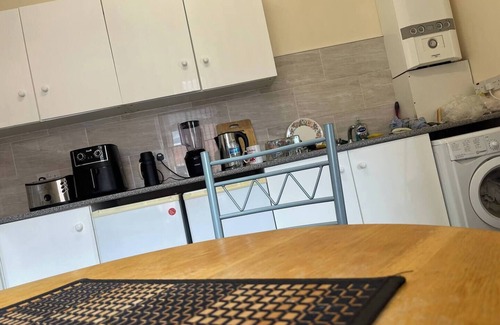 Trafford Apartamento | Stylish 1-bed Apt - Sleeps 4 - Parking - Wifi
