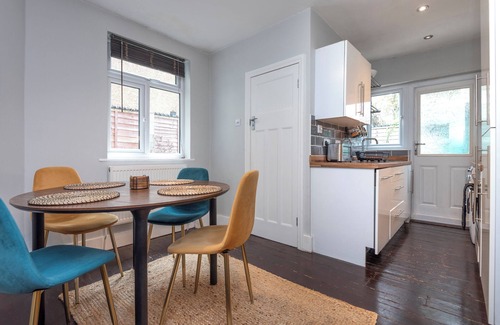 Tooting Apartamento | Stylish 1-Bed with Private Entrance & Garden