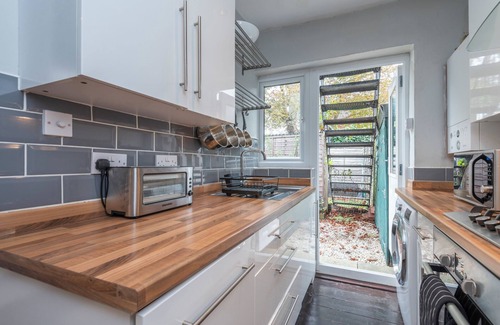 Tooting Apartamento | Stylish 1-Bed with Private Entrance & Garden