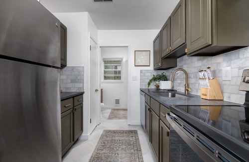 Vernon County Cabaña | Stylish 1 bedroom cottage along the Mississippi River