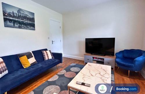 Woking Apartamento | Stylish 1 bedroom flat with free parking
