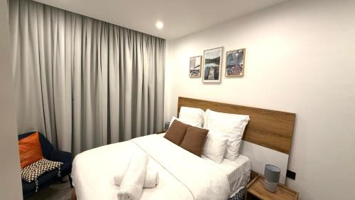Roman Ridge Apartamento | Stylish 1-Bedroom with Stunning City View atNova with PS-5