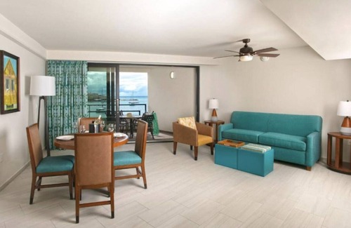 Simpson Bay Complejo | Stylish 1 Bedroom with Ocean Views!
