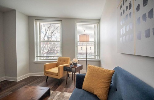Champaign Apartamento | Stylish 1 BR 1BA at The Inman
