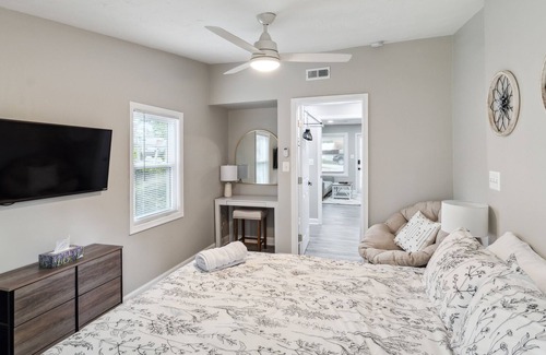 Hanover Casa | Stylish 1BD/ 1BA Duplex Centrally Located!! Near BWI/NSA/FT Meade/BAL TO DC
