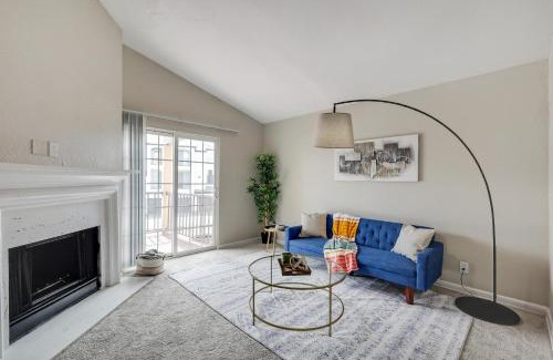 Plano Apartamento | Stylish 1BD Apartment with Resort-Style Pool&Gym