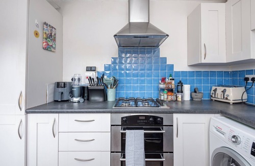 Forest Hill Apartamento | Stylish 1BD with Sunny Terrace, Honor Oak Park