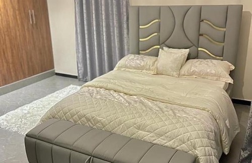 Kampala Apartamento | Stylish 1BR Apartment