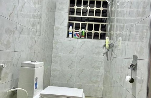 Kampala Apartamento | Stylish 1BR Apartment