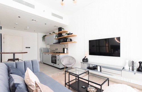 Al Quoz Apartamento | Stylish 1BR Apt in Dubai Hills
