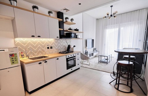 Al Quoz Apartamento | Stylish 1BR Apt in Dubai Hills
