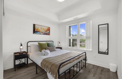 Rosemount Casa | Stylish 1BR Condo in Prime Location with Parking and Wi Fi