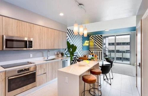 Edgewater Condominio | Stylish 1BR + Den in the Heart of Miami