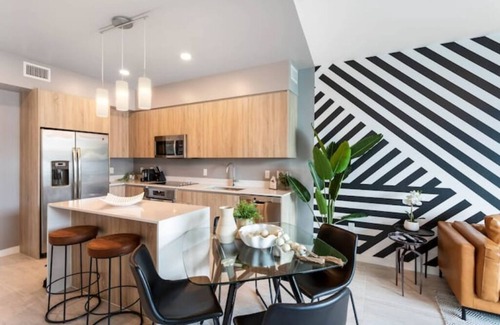 Edgewater Condominio | Stylish 1BR + Den in the Heart of Miami