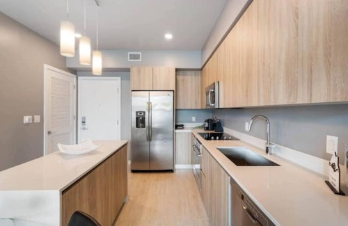 Edgewater Condominio | Stylish 1BR + Den in the Heart of Miami
