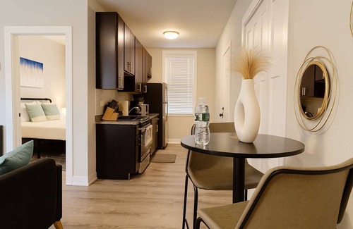 Boystown Apartamento | Stylish 1BR in Lakeview Chicago
