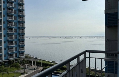 Tambo Condominio | Stylish 1BR Near Airport Facing the Bay - 9d