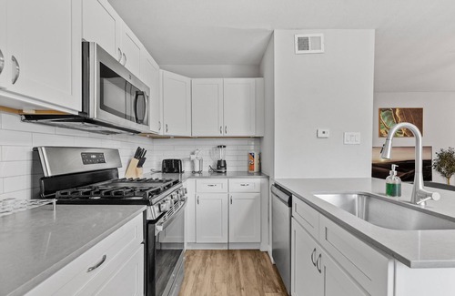 Highland Apartamento | Stylish 1BR Near UT Highland Evonify