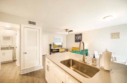 Mueller Apartamento | Stylish 1BR Near UT | Mueller | Evonify