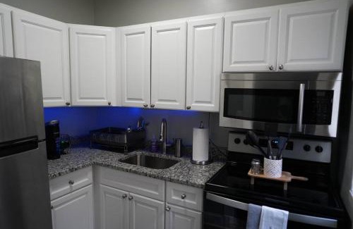 Northwest Apartamento | Stylish 1BR unit w/Free parking-Walk to Metro