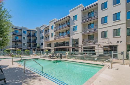 Orange Heights Apartamento | Stylish 1BR Uptown Biltmore Gym Pool Parking WD