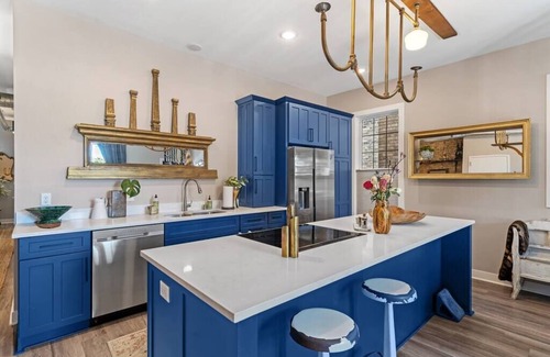 Fifth Ward Condominio | Stylish 2 bdrm w/ Garage & Yard