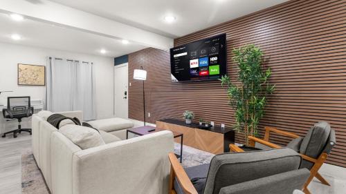 Old East Dallas Casa | Stylish 2 bed 1 Mile to downtown Free parking