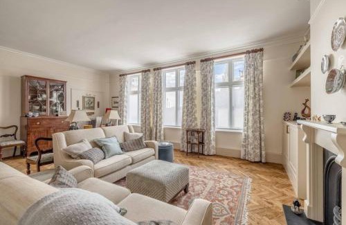 Windsor Apartamento | Stylish 2 Bed/2 Bath Flat In The Heart Of Windsor