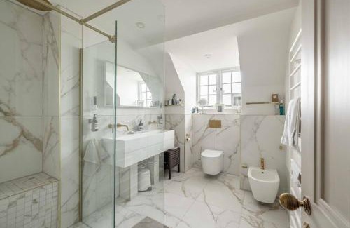 Windsor Apartamento | Stylish 2 Bed/2 Bath Flat In The Heart Of Windsor