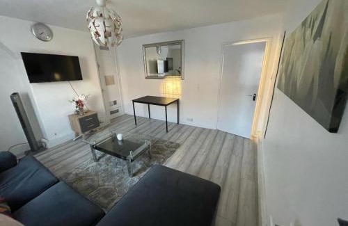 Brockley Apartamento | Stylish 2 Bed Apartment - Perfect for Couples & Families, Free Parking - Near Brockley Station, London