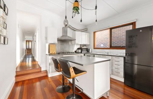 Erskineville Casa | Stylish 2-Bed Cottage in Trendy Erskineville