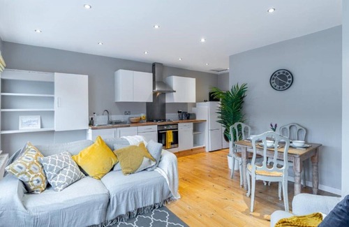 Askew Apartamento | Stylish 2 bed flat with ensuites