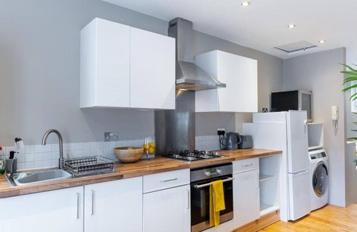 Askew Apartamento | Stylish 2 bed flat with ensuites