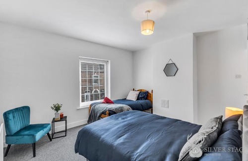 Church Gresley Apartamento | Stylish 2 Bed Home Perfect for Families & Work Stays
