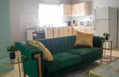 Saint John Parish Apartamento | Stylish 2-Bed Sleeps 3 Cosy & Comfortable