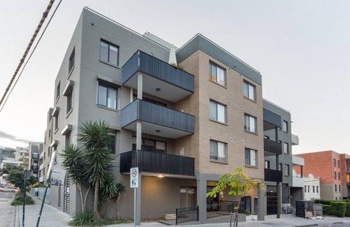 Redfern Apartamento | Stylish 2-Bed Unit with Garden Patio and Balcony
