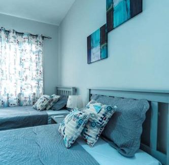 Wolmar Apartamento | Stylish 2-Bedroom Apt, 4min Walk to Beach - RC7