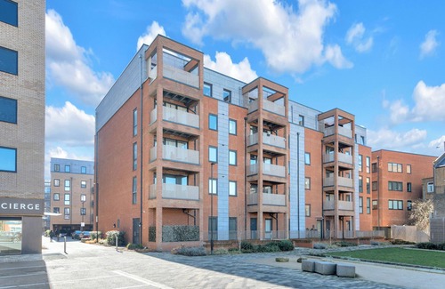 Dartford Apartamento | Stylish 2-bedroom Apartment with City Views & Cosy vibe.